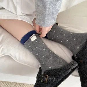 Koreanische niedliche Herzmuster Socken mit Stofflabel bequeme Freizeitsocken für Damen