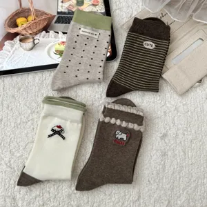 Calzini di mezza altezza carini stile coreano autunno donna cucciolo ricamato fiocco