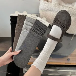 Chaussettes Slouchy Rétro pour Femmes avec Bordure Volantée Style Coréen Couleur Unie Mélange de Coton Chaussettes Chaudes et Respirantes