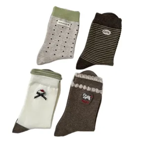 Stile coreano autunno calzini da donna set simpatico cucciolo ricamo rigato calze di cotone
