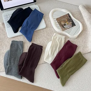 Women retro hollow mid-calf socks vintage wheat pattern casual cotton socks multiple colors