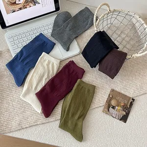 Women vintage hollow mid-tube socks retro autumn winter breathable casual crew socks