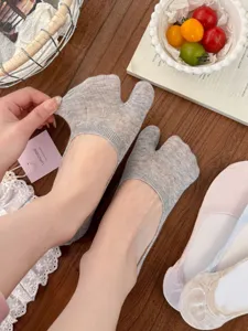 Summer thin tabi split toe invisible socks, solid color shallow mouth non slip boat socks.