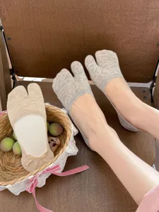 Summer thin tabi split-toe socks low-cut invisible boat socks non-slip heel design