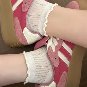 Femmes été coton mince chaussettes courtes mignon bord de laitue respirant chaussettes en maille