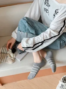 Cute striped low-cut ankle socks for women with lovely puppy embroidery, soft and casual.