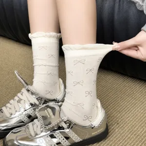 White bow mid-tube socks for women, sweet ballet style cotton breathable crew socks.