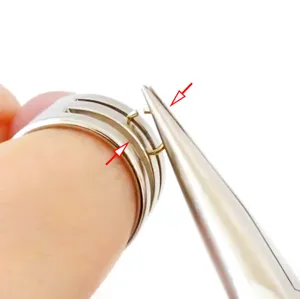 Anneau ouvre anneau de saut en metal pour bijoux DIY, aide pratique pour les doigts.