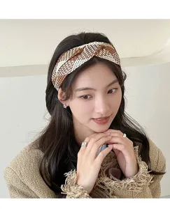 Woven plaid twist headband detail, chic brown and white hair hoop for stylish everyday looks.