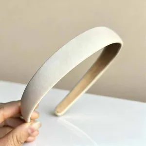 Minimalist PU leather headband, chic retro wide hair hoop for women daily elegant hair accessories.