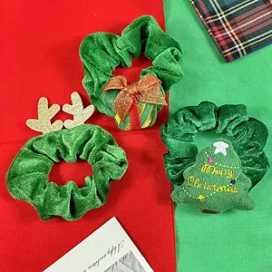 Set di elastici per capelli in velluto verde di Natale con corna e albero ricamato