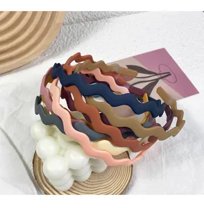 Wavy plastic headband set, cute candy colors non-slip hair hoops for women daily casual wear.