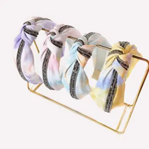 Bandeau noué tie-and-dye avec strass accessoire cheveux mode pour les femmes détail