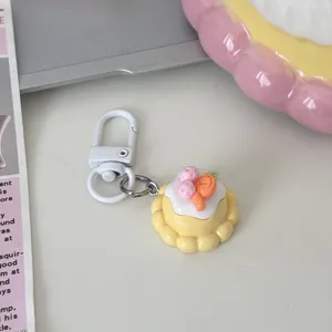 Leuke 3D taart sleutelhanger, schattige dessert hanger voor tas of sleutels cadeau.