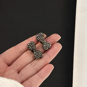 Exquisite full-diamond bow hair clip for women, sweet side bang clip and mini hair accessory.