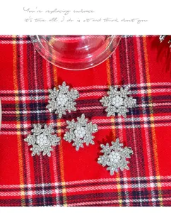 Christmas rhinestone snowflake hair clips set, elegant pearl side bangs pins for women.