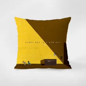 Gros plan détaillé d'une housse de coussin artistique avec design de film et citation.