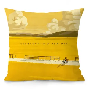 Housse de coussin en velours jaune nordique avec impression artistique et style deco chic.