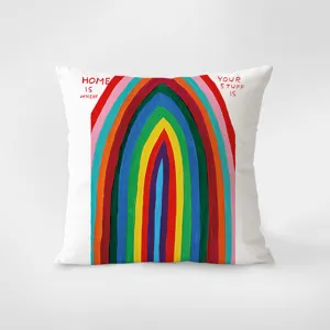 Dekoratives Kissen mit buntem künstlerischem Regenbogen-Bogen-Design und süßem Spruch.