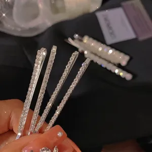 Lancette per capelli con strass brillanti per donne, forcine eleganti e accessori alla moda.