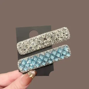 Sparkling crystal hair clips set, elegant rhinestone BB clips for women's stylish side hair styling.