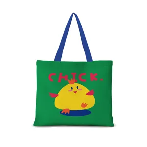Sac cabas en toile verte avec imprimé de poussins mignons et bretelles bleues détail.