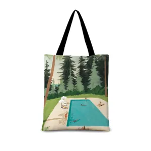 Détail du sac cabas en toile avec illustration de piscine rétro et grande capacité.