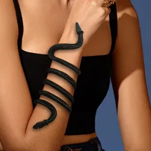 Stiloso bracciale da braccio serpente nero arricciato stile punk rétro per donne moderne.