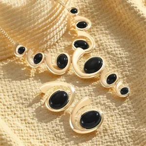 Fashion retro gold-tone oval black stone Y-shaped necklace and spiral earrings jewelry set detail