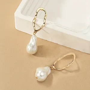 Boucles d'oreilles pendantes perle baroque géométrique, bijoux élégants pour femme.
