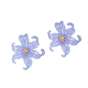 Elegant translucent iridescent acrylic flower earrings with gold stamen for women, 1 pair
