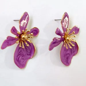 Stunning purple flower drop earrings with gold stamens, perfect dopamine jewelry for summer.