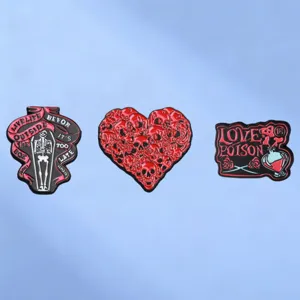 Broche en Alliage de Gothique Sombre Crâne Cœur Cercueil Badge en Métal Punk Sous-culture Émail Laqué Épingle de Revers pour Décoration