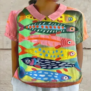 Sommer Damen Kurzarmhemd mit kreativem Ozean Fisch Print und rosa Reverskragen Design.