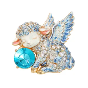 Bonito broche de oveja ángel con cristal azul y diamantes de imitación, pin de animal esmaltado.
