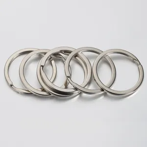 Flat split key rings, double layer metal keychains, smooth silver key ring hardware accessories.
