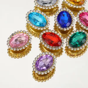 Détail strass à coudre ovales, gemmes en verre coloré avec base dorée pour accessoires de cheveux DIY.