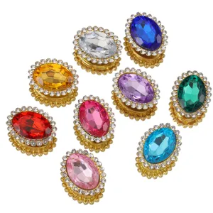 Strass en verre ovale coloré avec base dorée pour accessoires de cheveux et loisirs créatifs.