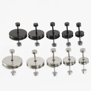 Puces d'oreilles vierges en acier inoxydable avec plateau plat et tiges pour bijoux DIY.