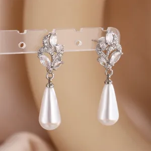 Elegante holle wijnstok geplaveide zirkonia druppel parel hangende oorbellen voor vrouwen