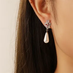 Elegante wijnstok zirkonia druppel parel oorbellen, Franse retro hangende oorknopjes.