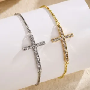 Stijlvolle modieuze micro-geplaveide zirkonia kruis armband verstelbaar zilver goud dames