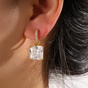 Elegante vierkante zirkonia vergulde creolen oorbellen voor stijlvolle dagelijkse kleding.