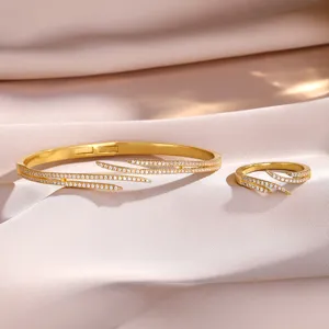 Luxe Koperen Strass Verstelbare Open Armband en Ring Sieradenset Voor Vrouwen Verguld Geometrische Party Accessoire