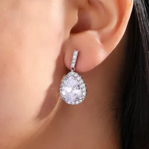Elegante druppelvormige zirkonia oorbellen voor dames, schitterende hangende oorbellen.