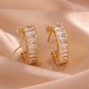 Elegante vergulde C-vormige baguette zirkoon oorknopjes voor dames mode sieraden hoofdaanzicht