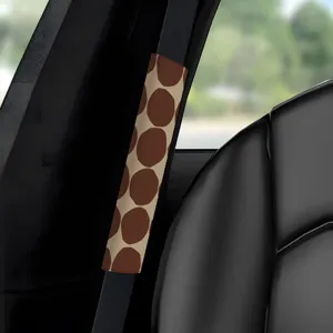 Polka Dot Auto Sicherheitsgurt Polster Detailansicht für stilvolle Autoinnenraumdekoration.