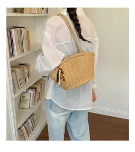 Borsa a tracolla intrecciata chic per donne, elegante borsa di paglia per il lavoro.