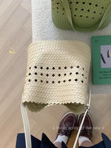 Damen Mode Gewebte Beuteltasche PU Leder Durchbrochene Casual Einzelne Schulter Umhängetasche Sommer Schicke Handtasche
