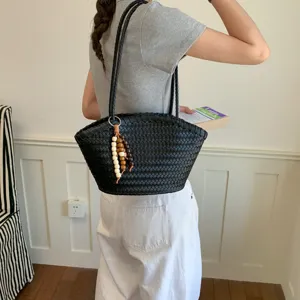 Borsa a spalla in pelle intrecciata nera borsa sottobraccio con ciondolo di perle donna